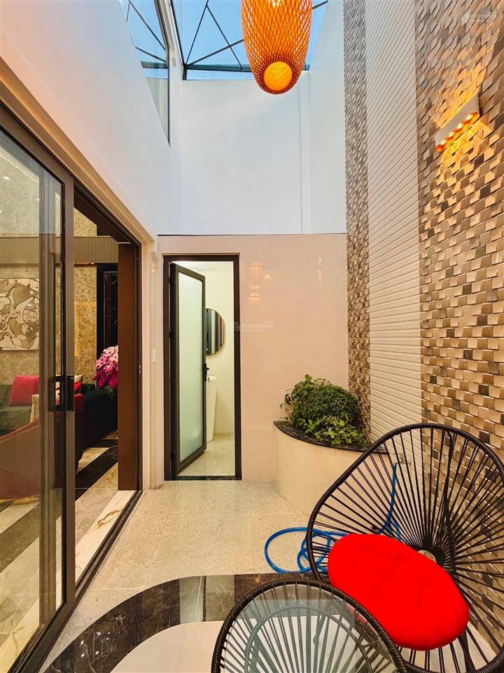 Siêu phẩm nhà phố cao cấp có thang máy  hẻm 1 trục tại sát mặt tiền  4,6 x 18 trệt lửng 4 lầu