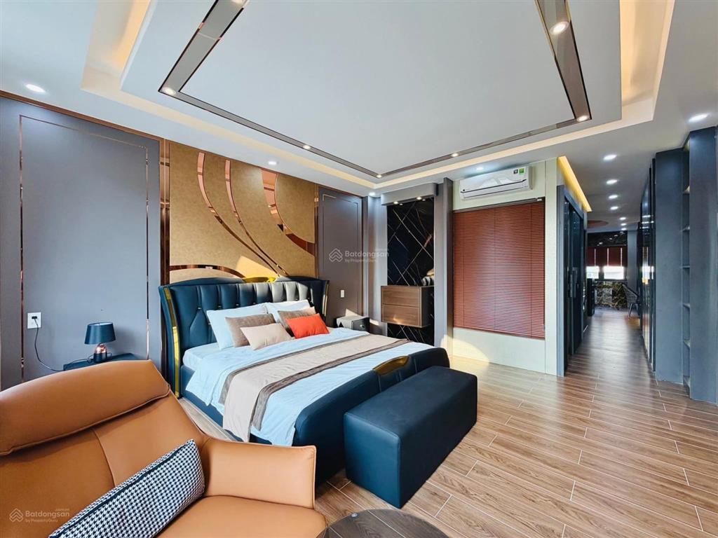 Siêu phẩm nhà phố cao cấp có thang máy  hẻm 1 trục tại sát mặt tiền  4,6 x 18 trệt lửng 4 lầu
