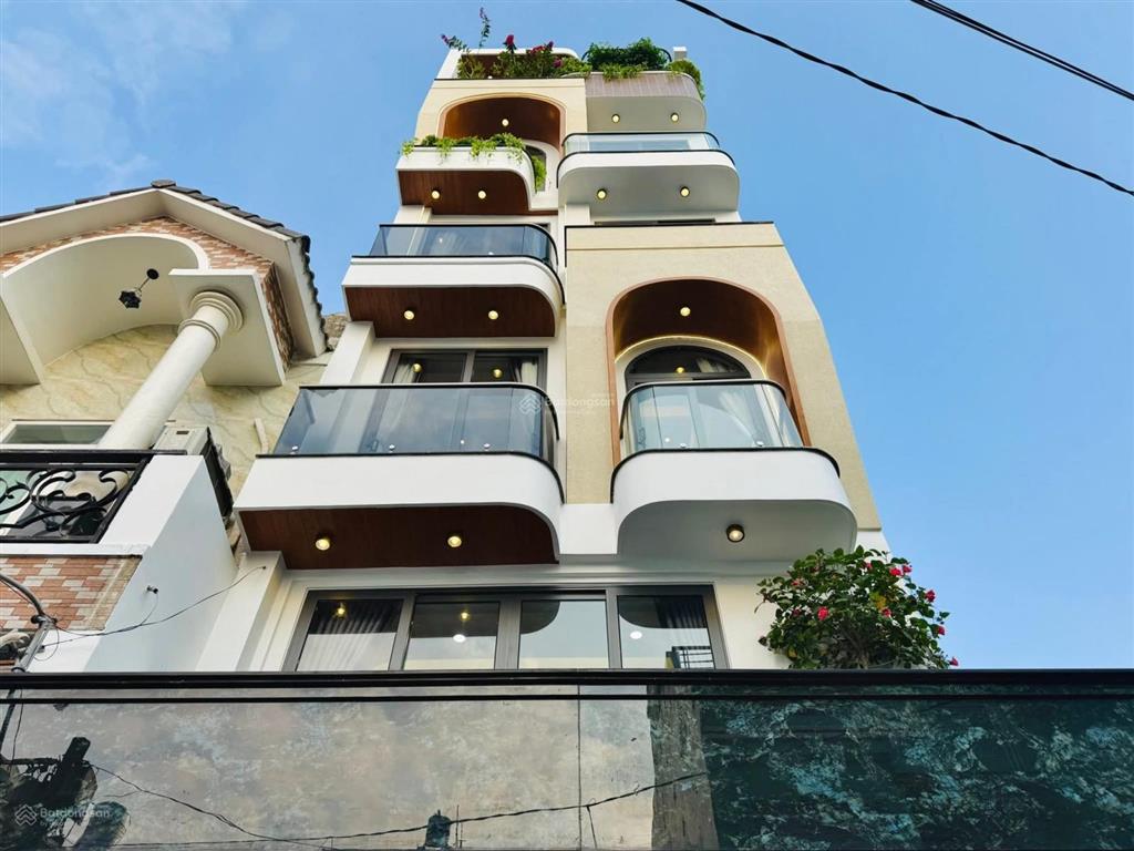 Siêu phẩm nhà phố cao cấp có thang máy  hẻm 1 trục tại sát mặt tiền  4,6 x 18 trệt lửng 4 lầu