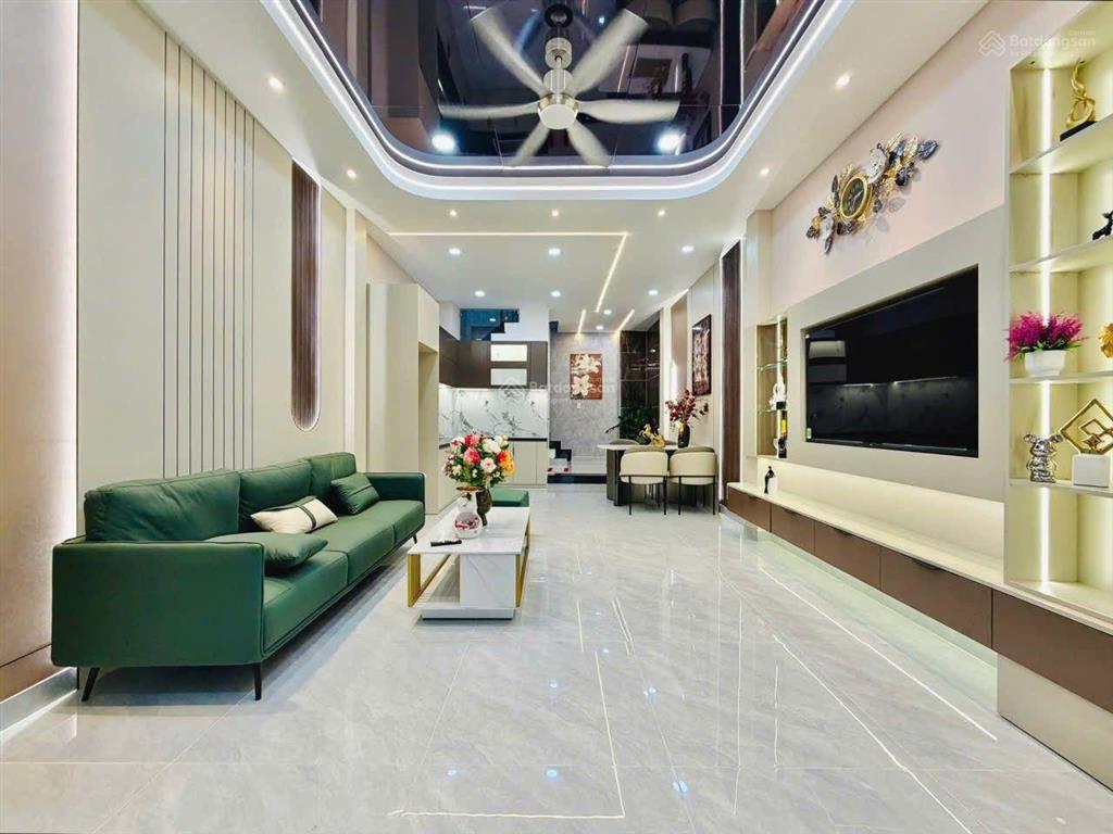Lên sóng siêu phầm thiết kế siêu đẹp ngay trung tâm p11 gò vấp. trệt 3 lầu có phòng ngủ full sàn