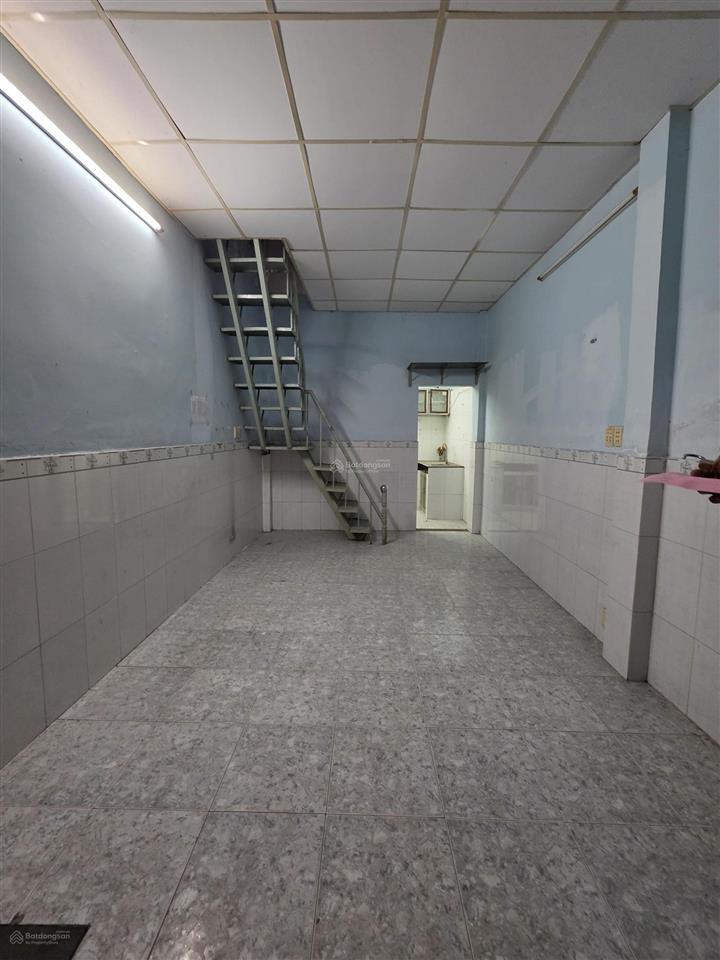 Nhà đường nguyễn văn quá q12
diện tích  3 x 8 trệt lầu hẻm 3m giá 2ty4 còn tl