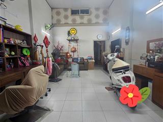 Bán đất tặng nhà cấp 4 còn sạch sẽ. diện tích 4 x 20 nở hậu 4,2m. hẻm xe hơi đậu cửa. giá 6 tỷ x