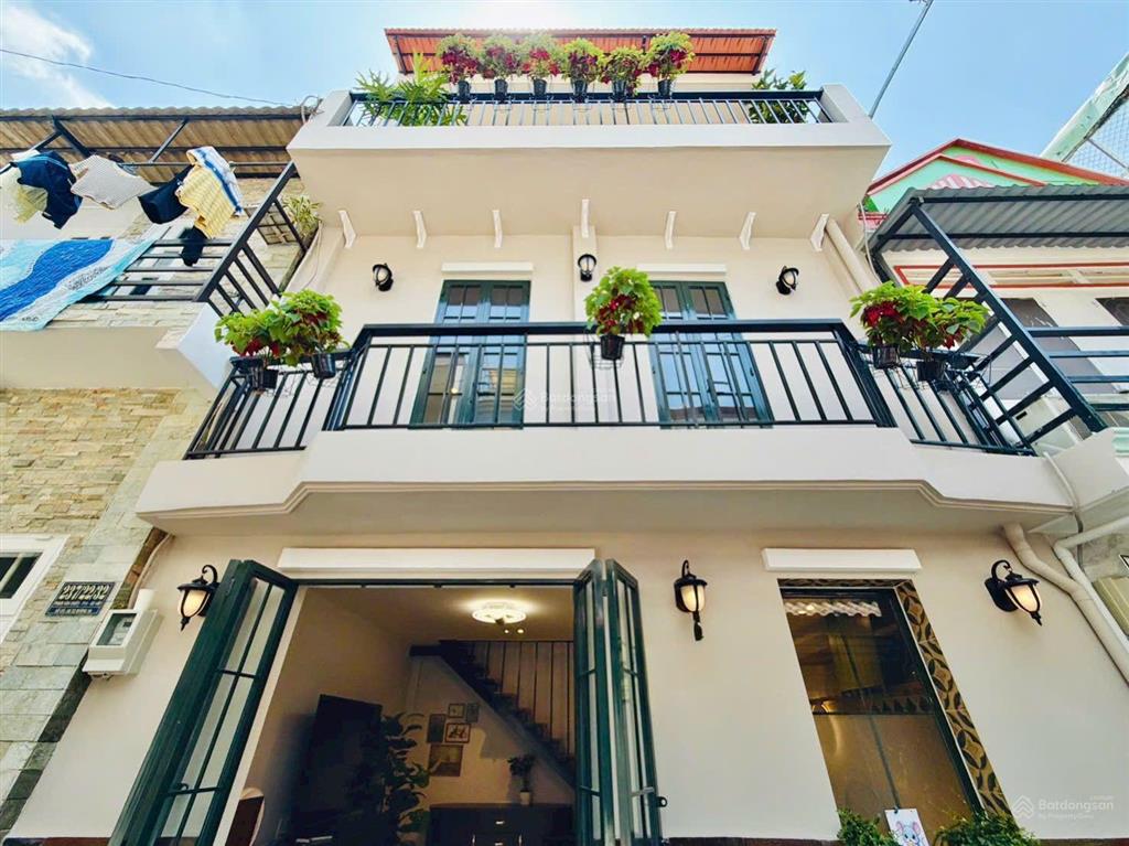 Nhà đẹp mê ly trệt 2 lầu 3pn ngay đường phạm văn chiêu p. 14 gò vấp diện tích 4.9m x 4.5m