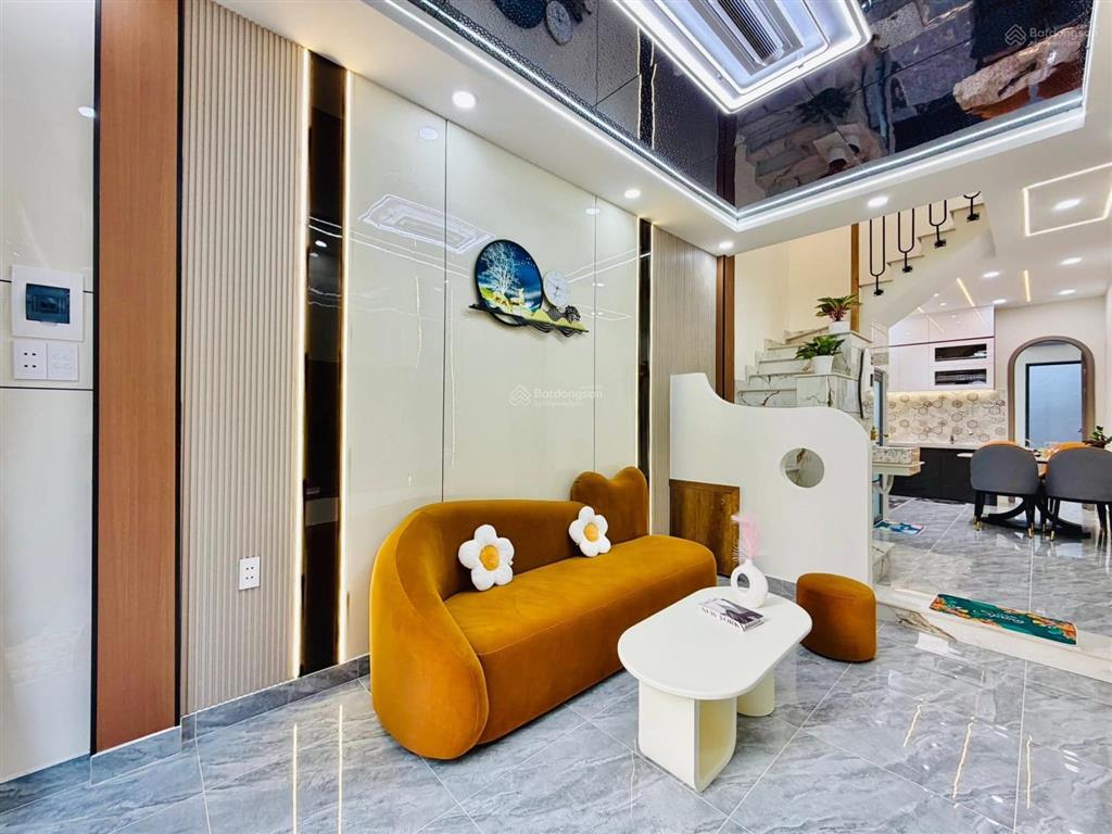 Phường 15 tân bình siêu phẩm có 3 phòng ngủ 4wc đẹp mê ly mà hơn 5 tỷ (có phòng ngủ dưới trệt)