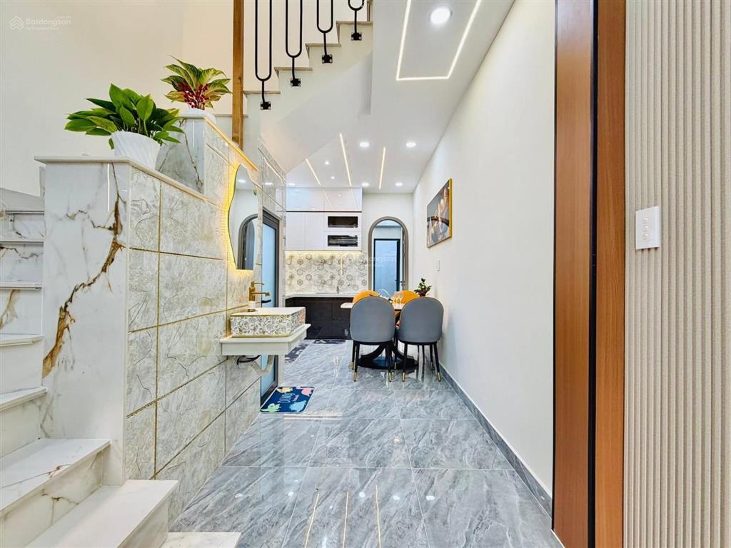 Phường 15 tân bình siêu phẩm có 3 phòng ngủ 4wc đẹp mê ly mà hơn 5 tỷ (có phòng ngủ dưới trệt)