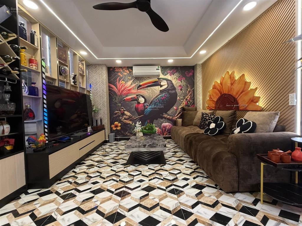 Mặt tiền nb đường kinh doanh buôn bán đường lê văn thọ p8 gò vấp  diện tích 9m x 5m, trệt 4 lầu