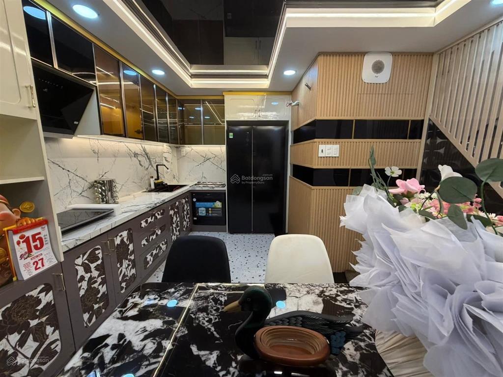 Mặt tiền nb đường kinh doanh buôn bán đường lê văn thọ p8 gò vấp  diện tích 9m x 5m, trệt 4 lầu