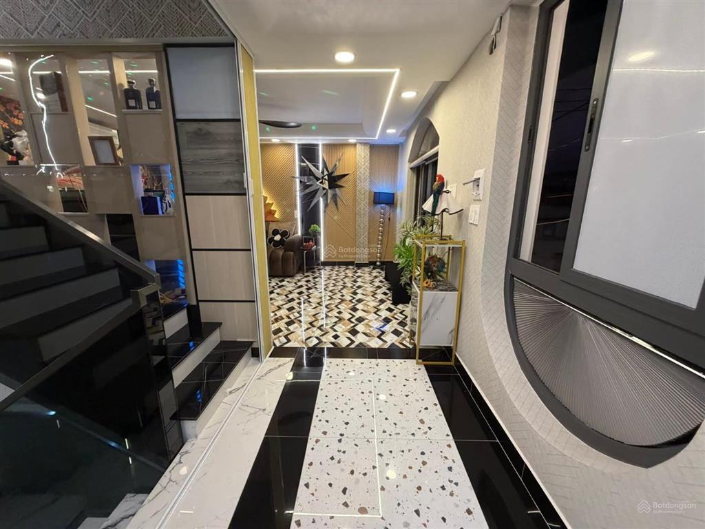 Mặt tiền nb đường kinh doanh buôn bán đường lê văn thọ p8 gò vấp  diện tích 9m x 5m, trệt 4 lầu
