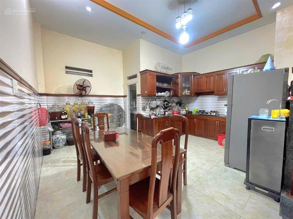 Nhà đúc 2 tầng  hẻm xe hơi thông  đường nguyễn văn quá q12 diện tích khủng 4x 24m  sổ hồng riêng