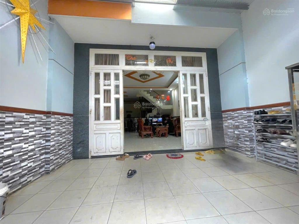 Nhà đúc 2 tầng  hẻm xe hơi thông  đường nguyễn văn quá q12 diện tích khủng 4x 24m  sổ hồng riêng