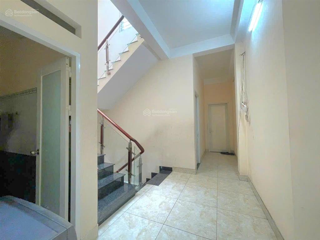 Nhà đúc 2 tầng  hẻm xe hơi thông  đường nguyễn văn quá q12 diện tích khủng 4x 24m  sổ hồng riêng