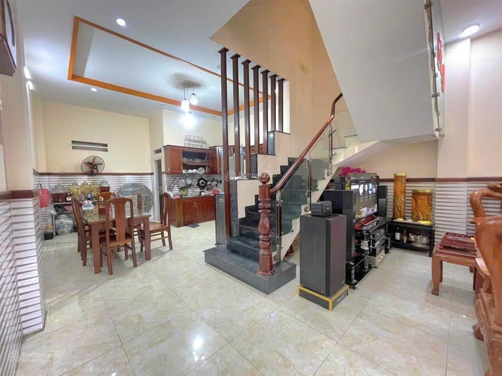 Nhà đúc 2 tầng  hẻm xe hơi thông  đường nguyễn văn quá q12 diện tích khủng 4x 24m  sổ hồng riêng