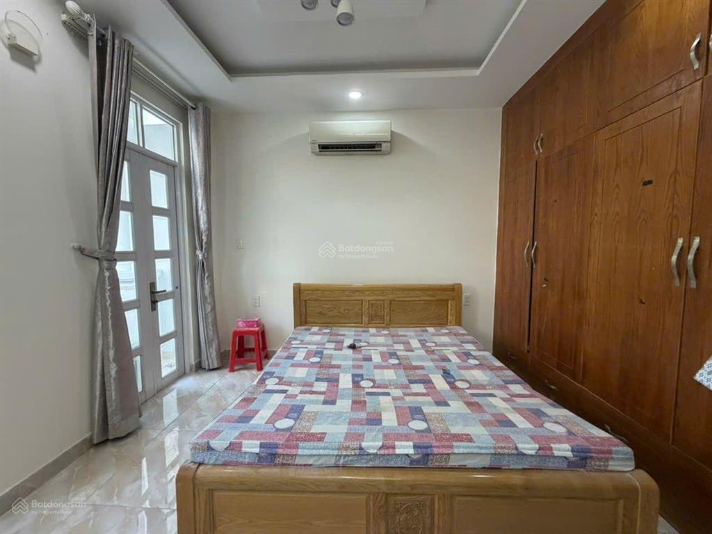 Bán nhà đường nguyễn văn quá q12  vị trí đẹp 1 trục 1 xẹc hẻm xe hơi  diện tích 4x15 trệt 3 lầu
