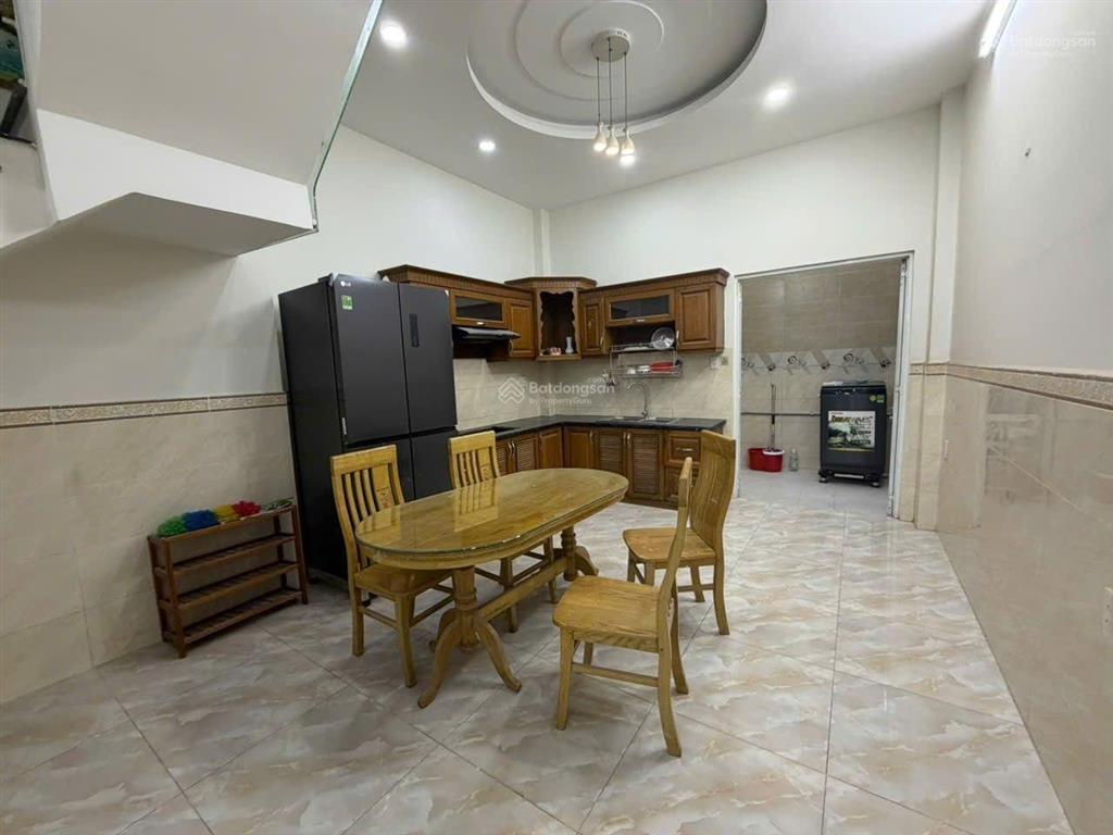 Bán nhà đường nguyễn văn quá q12  vị trí đẹp 1 trục 1 xẹc hẻm xe hơi  diện tích 4x15 trệt 3 lầu