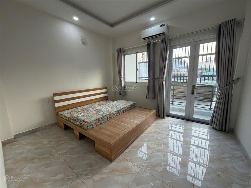 Bán nhà đường nguyễn văn quá q12  vị trí đẹp 1 trục 1 xẹc hẻm xe hơi  diện tích 4x15 trệt 3 lầu