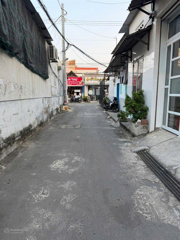 Bán nhà diện tích khủng giá rẻ bèo chỉ hơn 6ty mà hẻm thông xe hơi diện tích 4 x 24trệt lầu mái đúc