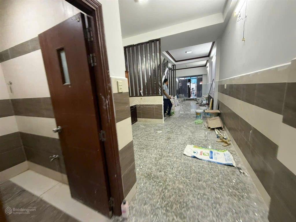 Bán nhà diện tích khủng giá rẻ bèo chỉ hơn 6ty mà hẻm thông xe hơi diện tích 4 x 24trệt lầu mái đúc