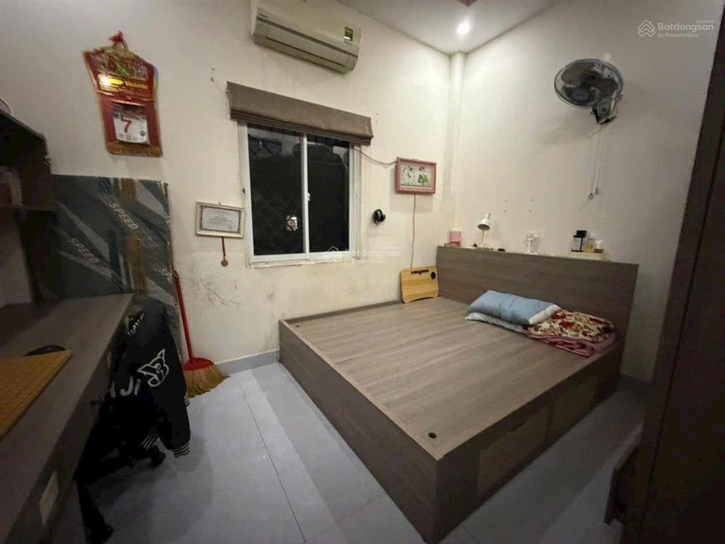 Nhà chính chủ bán
đường nguyễn văn quá q12
gần nhà hàng tiệc cưới đông phương diện tích  4 x 15