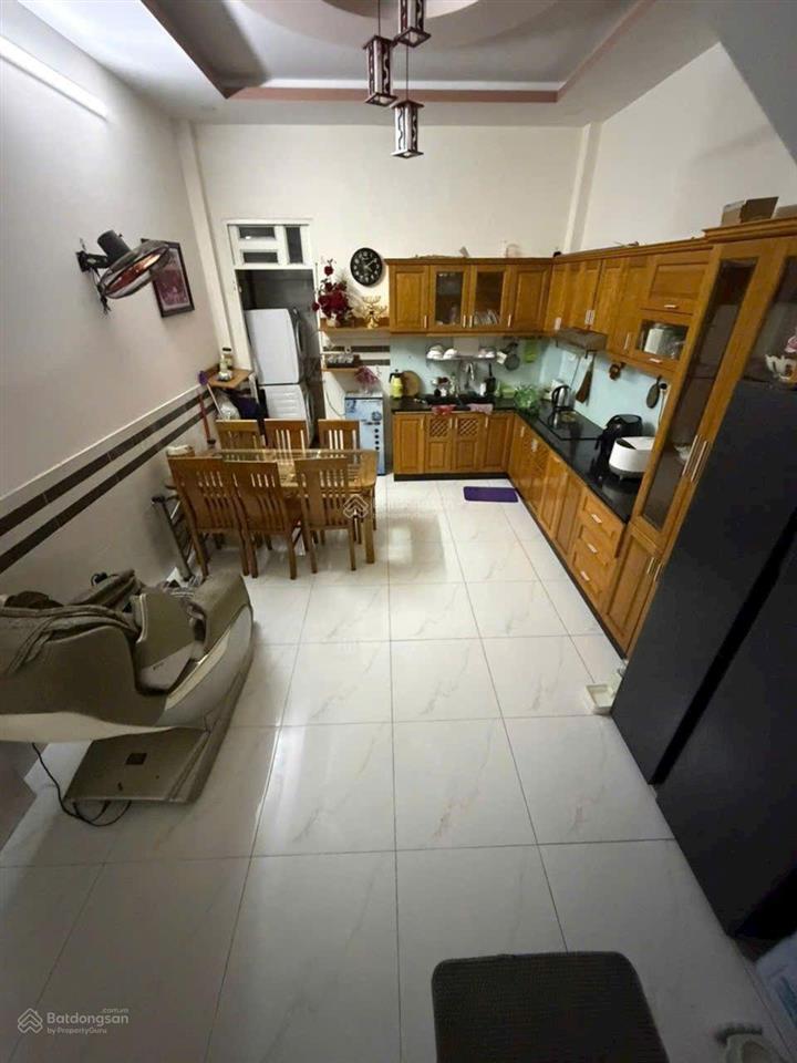Nhà chính chủ bán
đường nguyễn văn quá q12
gần nhà hàng tiệc cưới đông phương diện tích  4 x 15