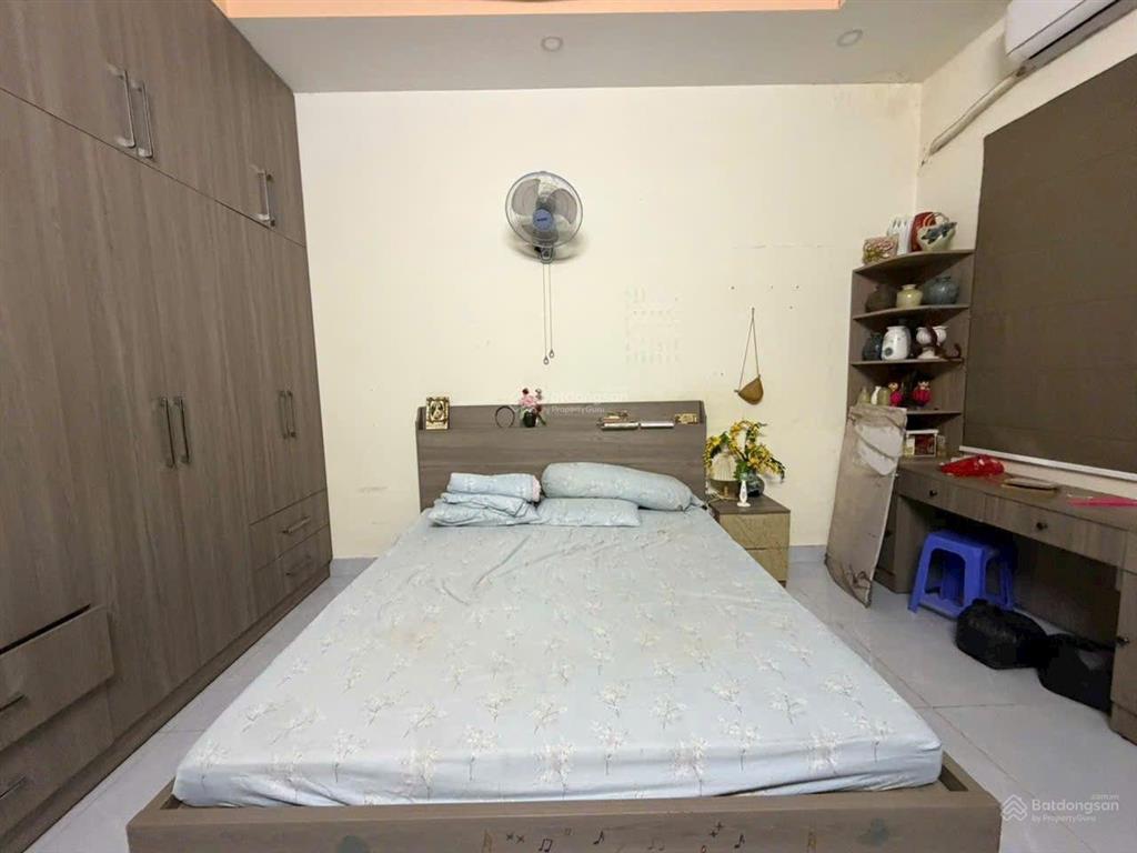 Nhà chính chủ bán
đường nguyễn văn quá q12
gần nhà hàng tiệc cưới đông phương diện tích  4 x 15