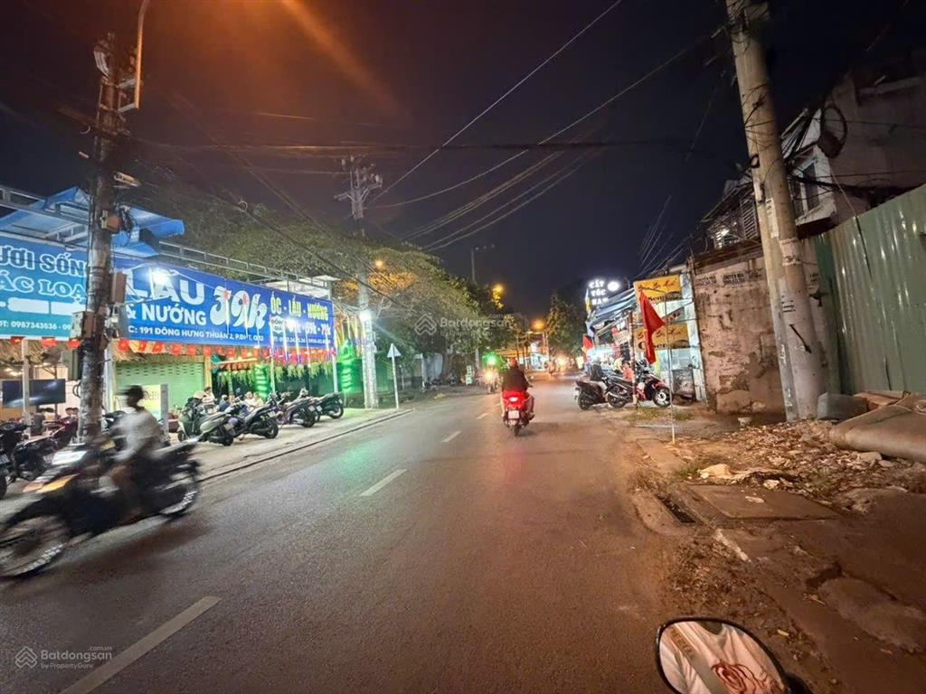 Mặt tiền đường và góc 3 mặt tiền cực đẹp tiện phân lô làm xưởng biệt thự đường nguyễn văn quá