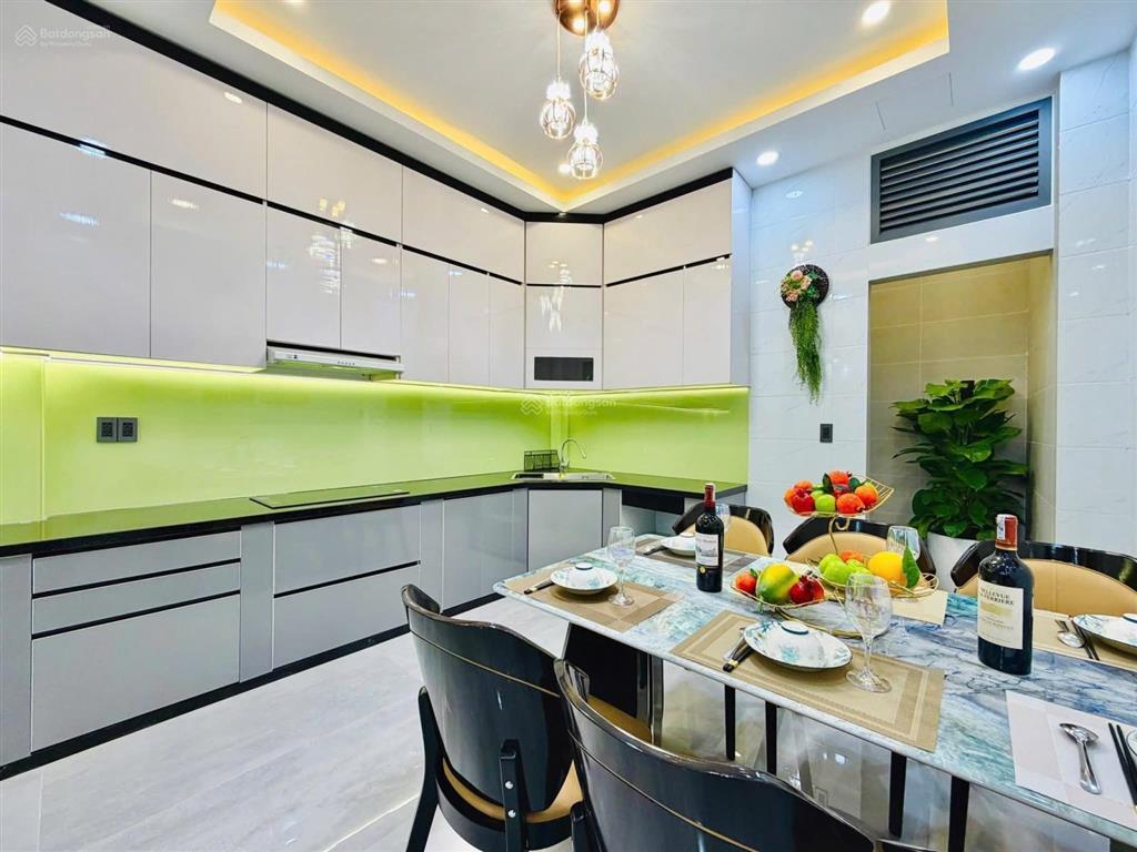 Lên sóng nhà đẹp cạnh emart phan huy ích, xe hơi ngủ trong nhà. đường số 44 phan huy ích gò vấp