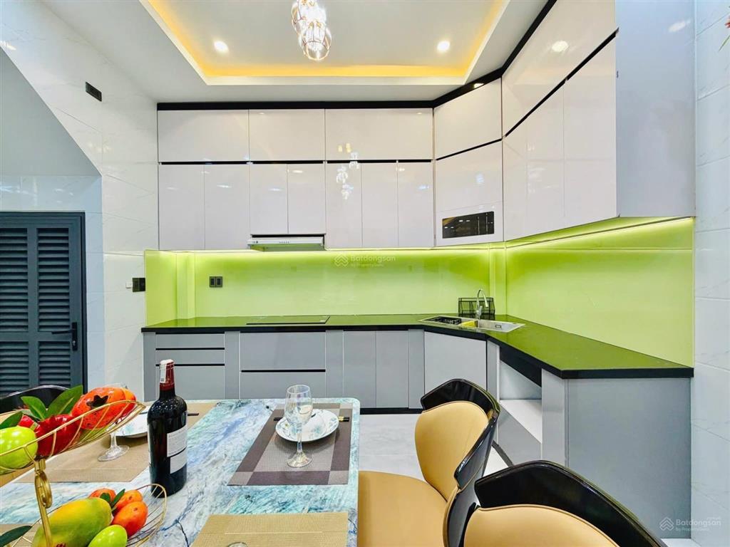 Lên sóng nhà đẹp cạnh emart phan huy ích, xe hơi ngủ trong nhà. đường số 44 phan huy ích gò vấp