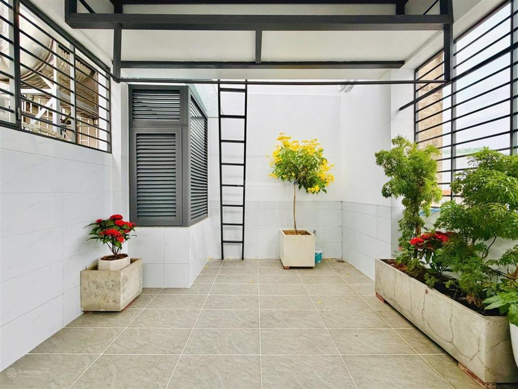 Lên sóng nhà đẹp cạnh emart phan huy ích, xe hơi ngủ trong nhà. đường số 44 phan huy ích gò vấp