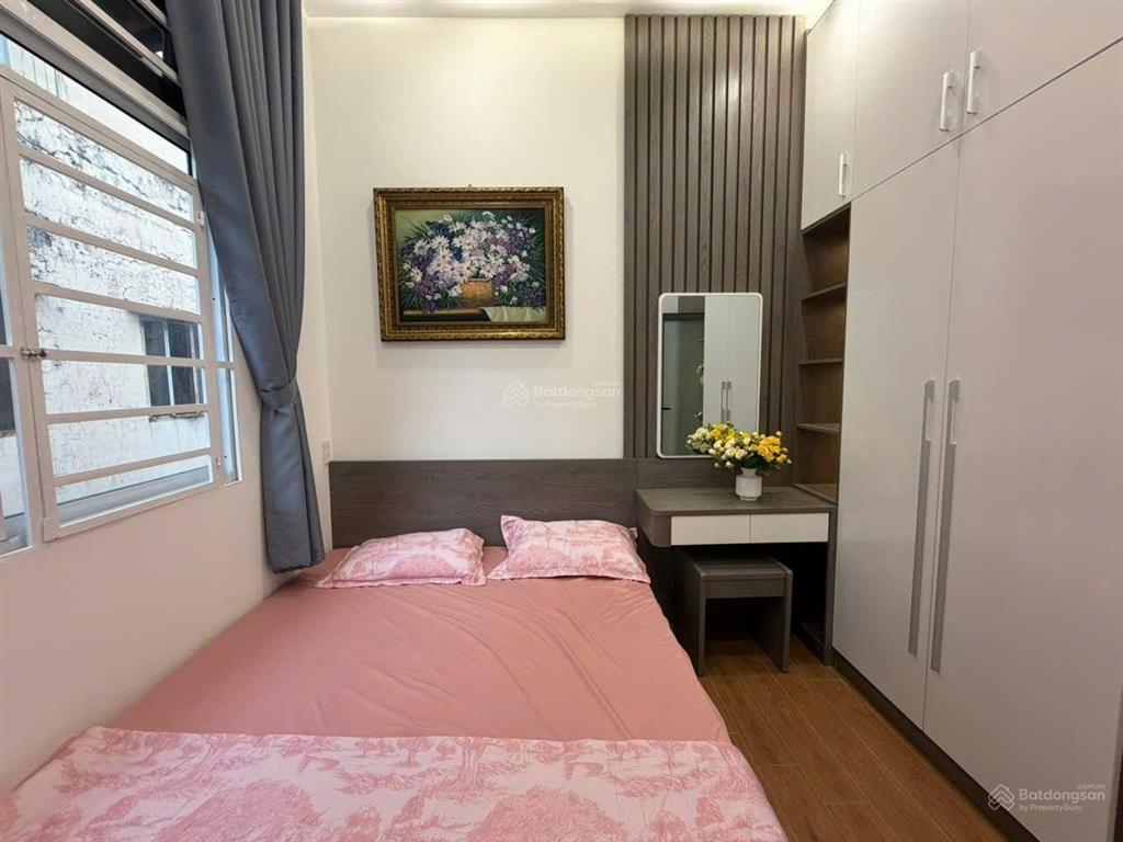 Cần bán gấp nhà hẻm xe hơi đường bùi quang là, p12 gò vấp tp.hcm
nhà trệt lầu có 2 phòng ngủ rộng