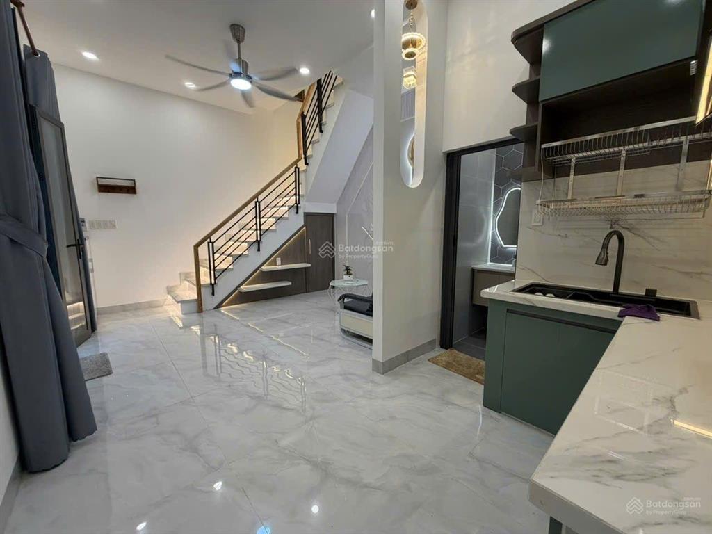 Cần bán gấp nhà hẻm xe hơi đường bùi quang là, p12 gò vấp tp.hcm
nhà trệt lầu có 2 phòng ngủ rộng
