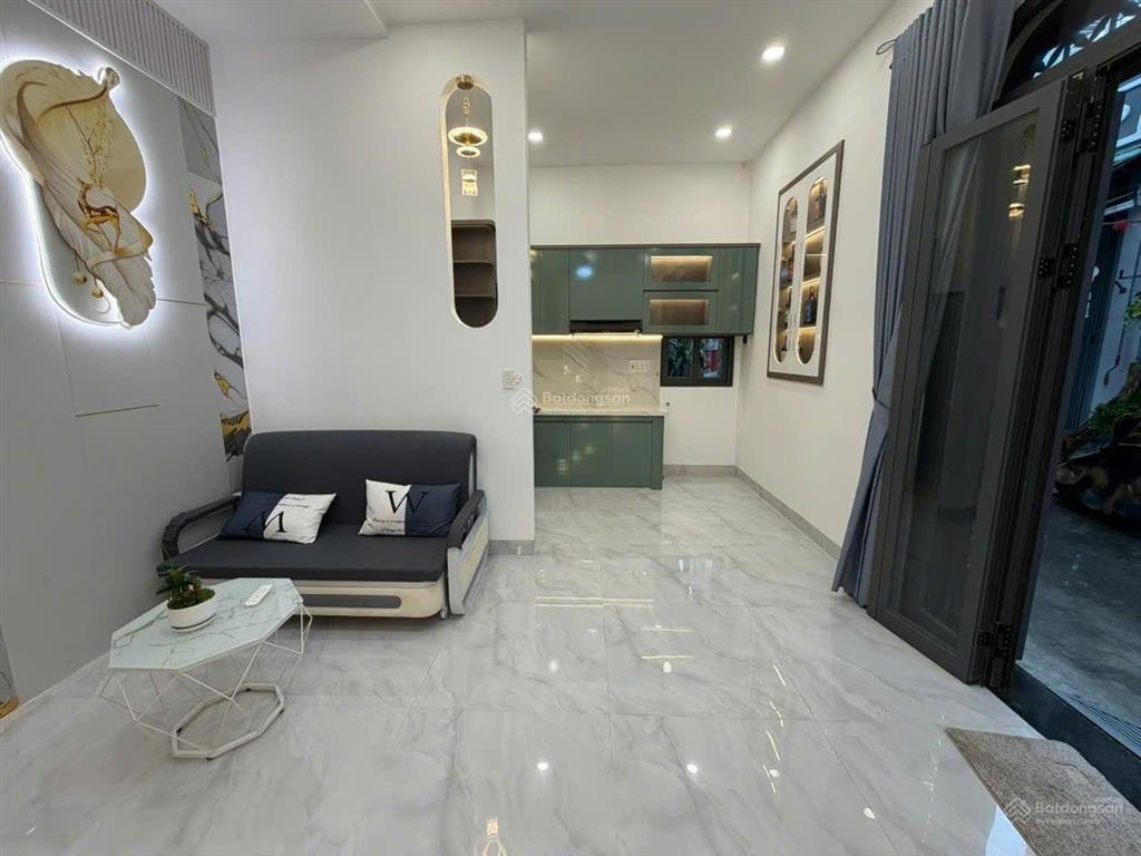 Cần bán gấp nhà hẻm xe hơi đường bùi quang là, p12 gò vấp tp.hcm
nhà trệt lầu có 2 phòng ngủ rộng