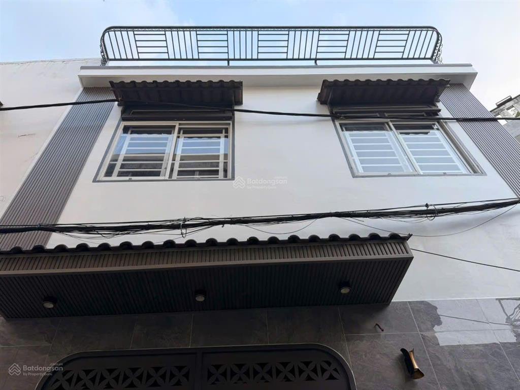 Cần bán gấp nhà hẻm xe hơi đường bùi quang là, p12 gò vấp tp.hcm
nhà trệt lầu có 2 phòng ngủ rộng