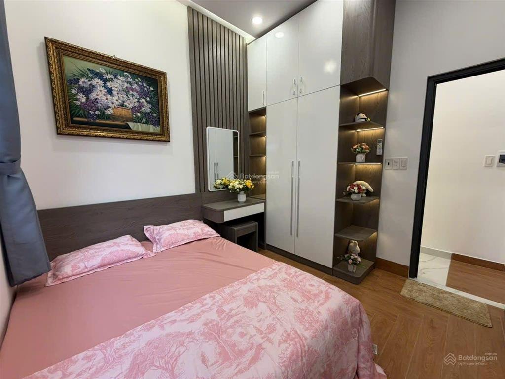 Cần bán gấp nhà hẻm xe hơi đường bùi quang là, p12 gò vấp tp.hcm
nhà trệt lầu có 2 phòng ngủ rộng