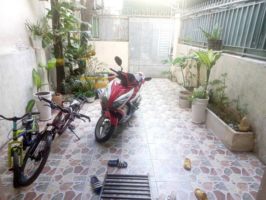Bán nhà đường nguyễn văn quá q12 ngay nhà hàng đông phương diện tích  4 x 20 gác suốt