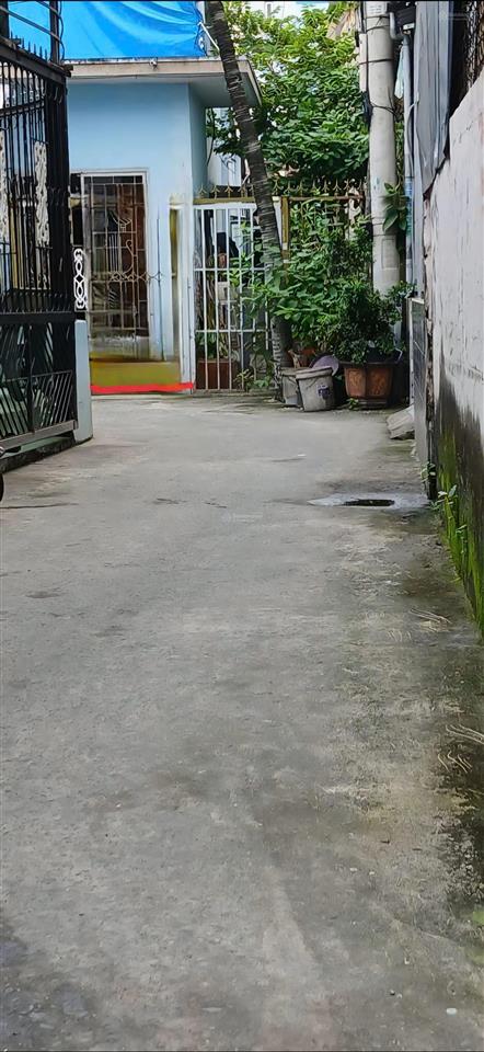 Nhà đường nguyễn văn quá q12 diện tích  4m nở hậu 6,7m x 12m nhà cũ giá bán 4ty