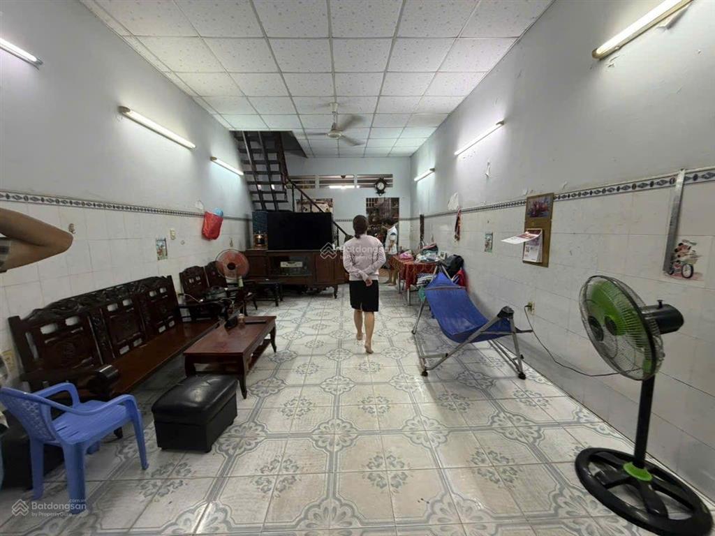 Nhà đường nguyễn văn quá q12 diện tích 4 x 17m, trệt lầu hẻm xe hơi 4m, giá 4 tỷ 150 bớt lộc
