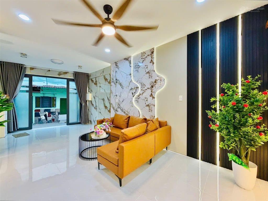 Căn nhà phố gần cityland co.op mart quang trung  gò vấp
đường quang trung  p.11 gò vấp