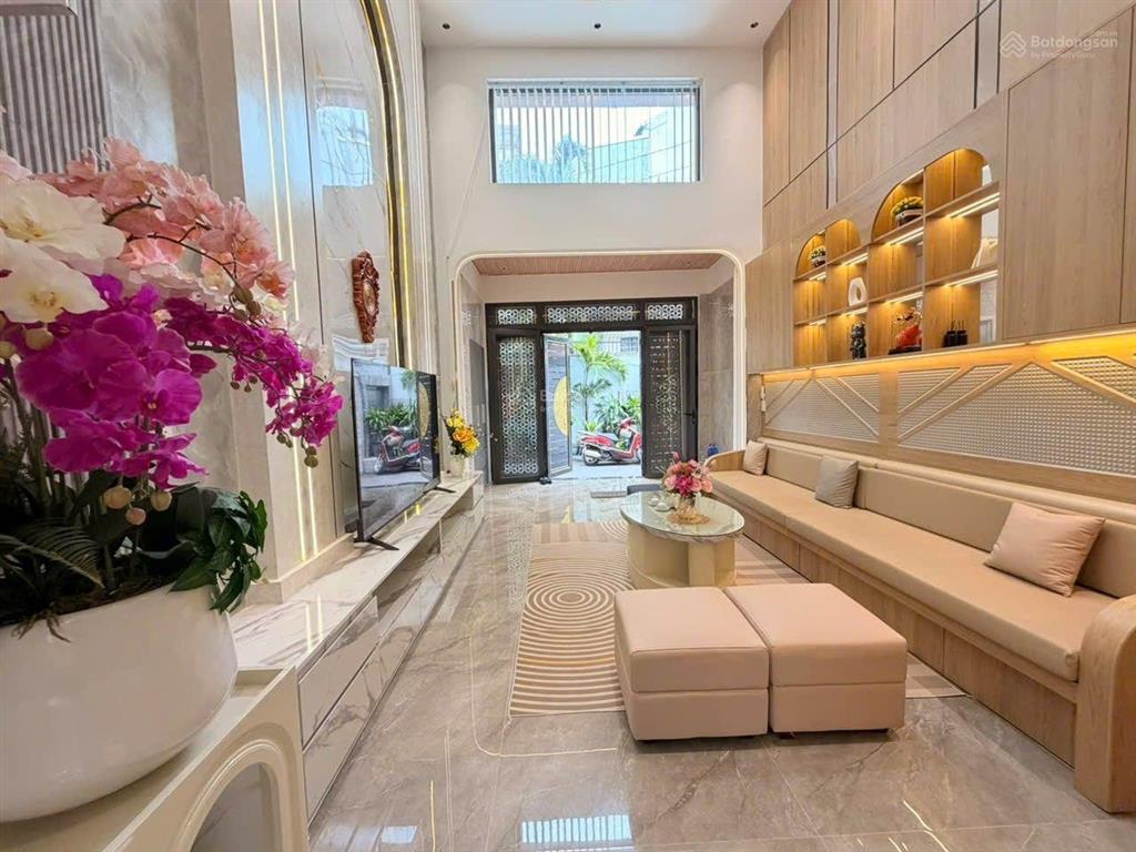 Giảm mạnh hơn 1tỷ chỉ còn hơn 8tỷ x...nhà xây mới 4x17 có thang máy đường quang trung,p8 gò vấp