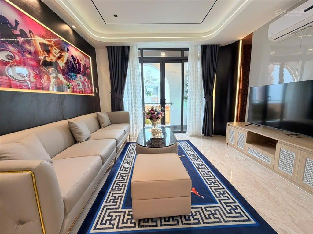 Giảm mạnh hơn 1tỷ chỉ còn hơn 8tỷ x...nhà xây mới 4x17 có thang máy đường quang trung,p8 gò vấp