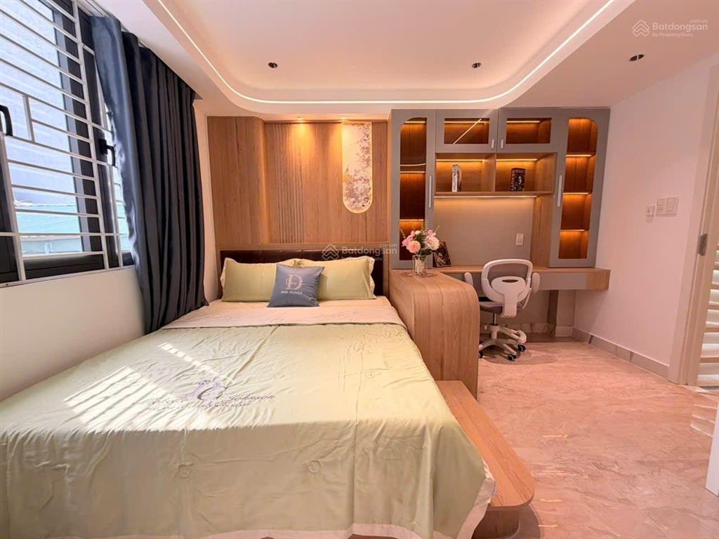 Giảm mạnh hơn 1tỷ chỉ còn hơn 8tỷ x...nhà xây mới 4x17 có thang máy đường quang trung,p8 gò vấp