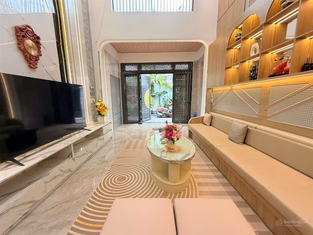 Giảm mạnh hơn 1tỷ chỉ còn hơn 8tỷ x...nhà xây mới 4x17 có thang máy đường quang trung,p8 gò vấp