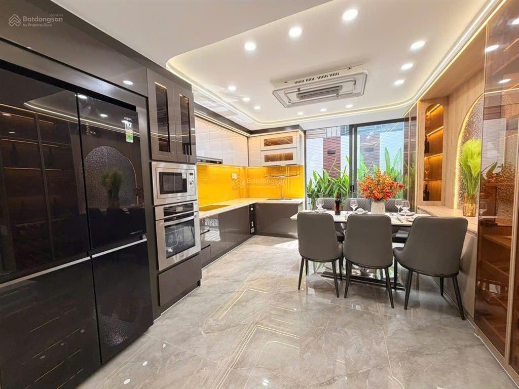Giảm mạnh hơn 1tỷ chỉ còn hơn 8tỷ x...nhà xây mới 4x17 có thang máy đường quang trung,p8 gò vấp