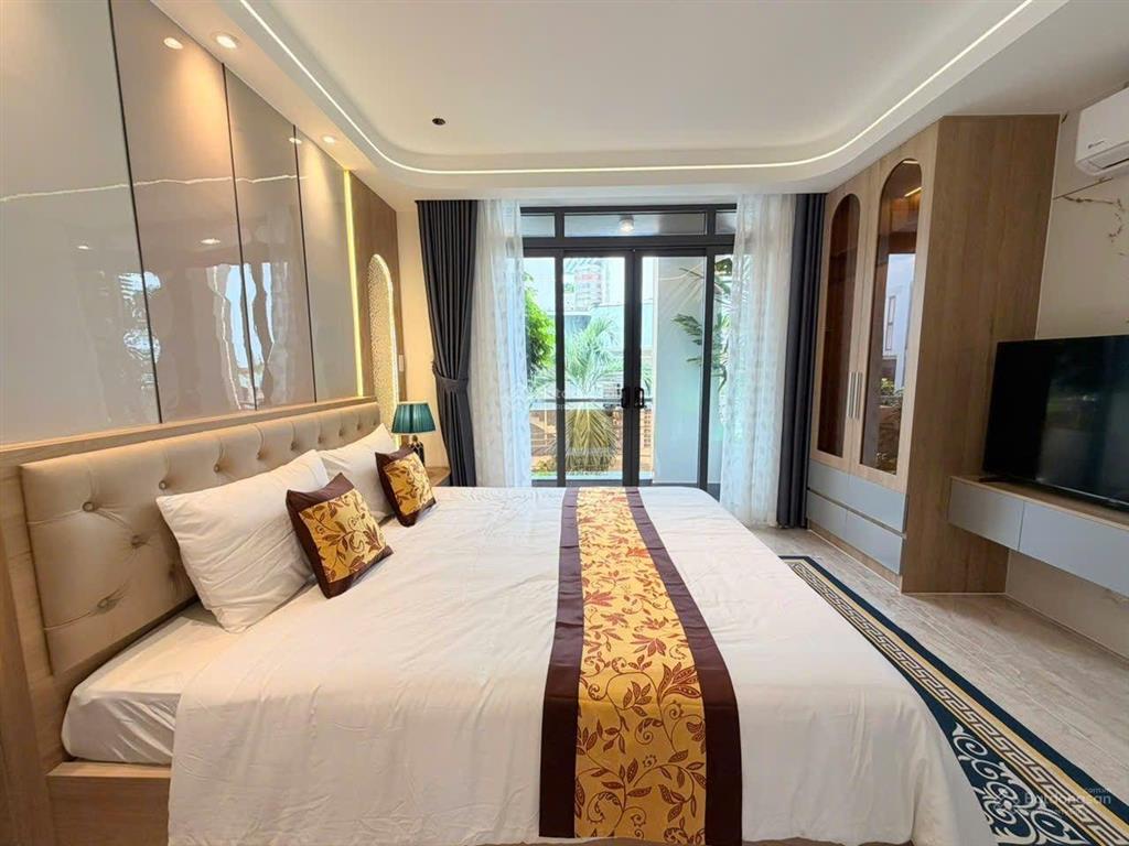Giảm mạnh hơn 1tỷ chỉ còn hơn 8tỷ x...nhà xây mới 4x17 có thang máy đường quang trung,p8 gò vấp