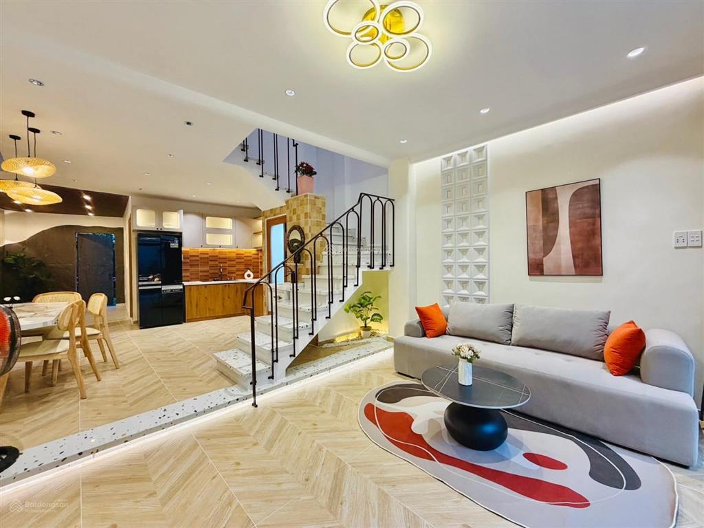 Căn villa  phong cách cực kỳ ấn tượng dt 5,3x15m trệt lầu 3pn đường số 59  p14, gò vấp cũ