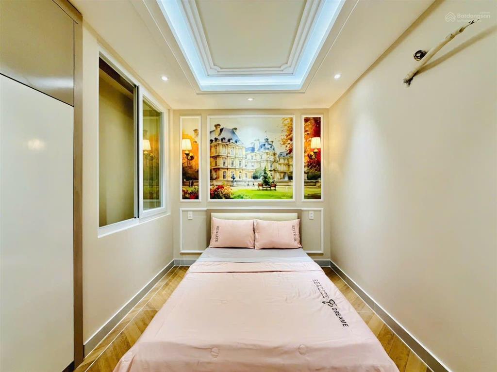 Nhà phố xây mới 100% trệt lửng 3 lầu nằm trong khu phân lô đồng bộ cao cấp