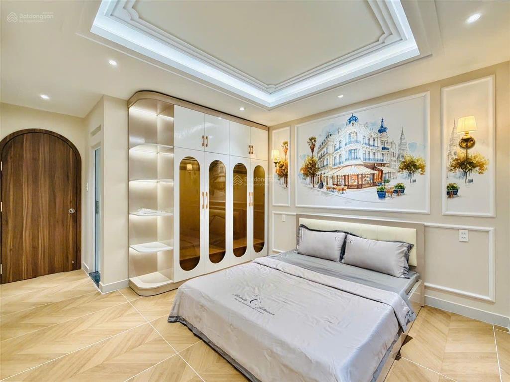 Nhà phố xây mới 100% trệt lửng 3 lầu nằm trong khu phân lô đồng bộ cao cấp