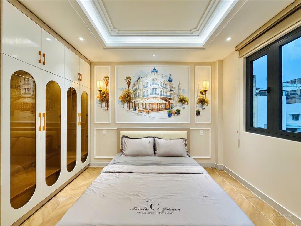 Nhà phố xây mới 100% trệt lửng 3 lầu nằm trong khu phân lô đồng bộ cao cấp