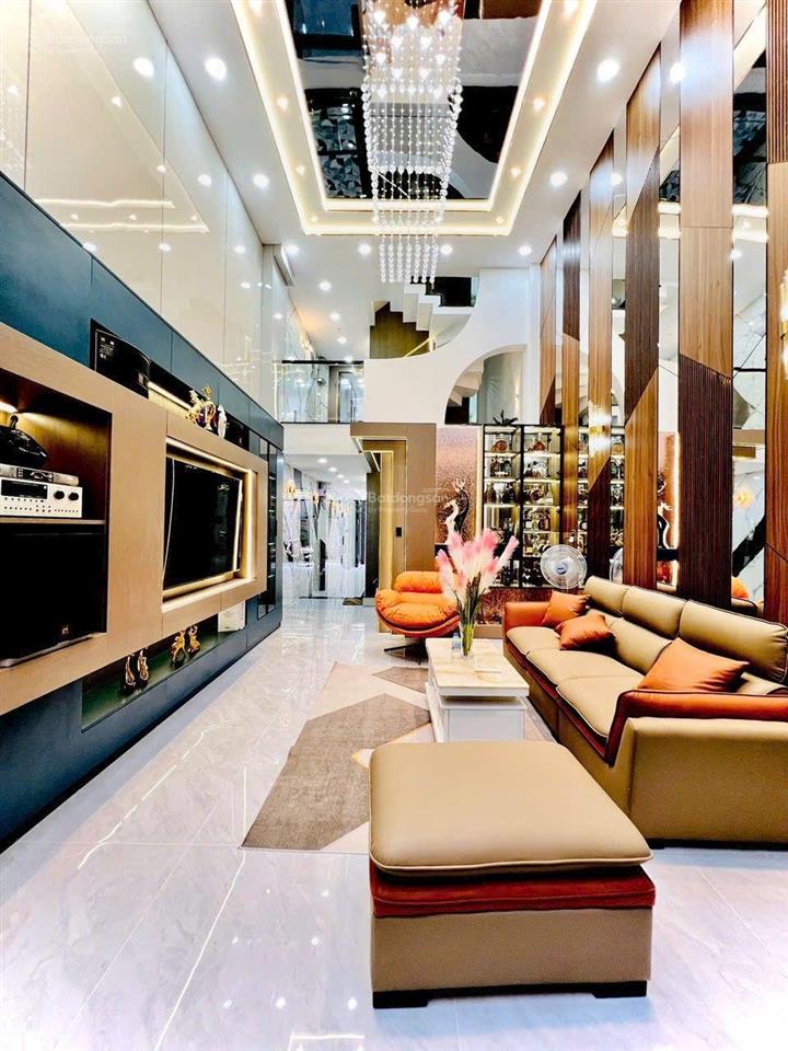 Nhà phố quận gò vấp sát tân bình và gần nhà ga t3. liền kề chợ phạm văn bạch cổng sân golf hẻm 6m