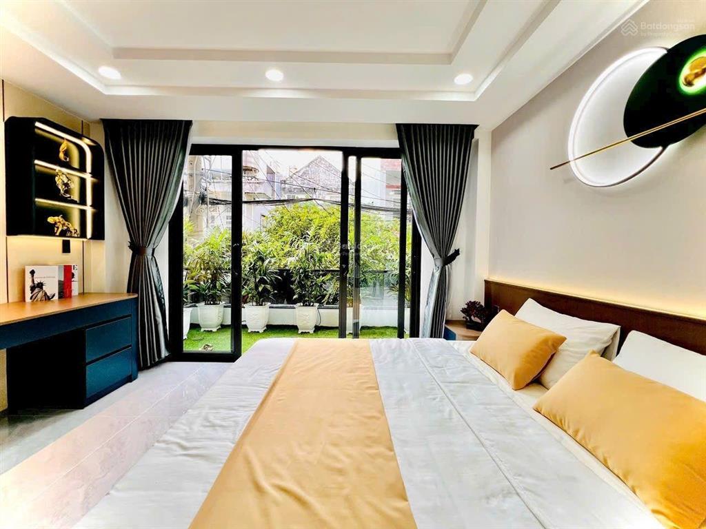Nhà phố quận gò vấp sát tân bình và gần nhà ga t3. liền kề chợ phạm văn bạch cổng sân golf hẻm 6m