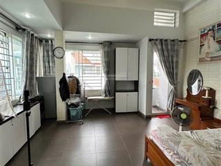 Chính chủ cần bán gấp đường nguyễn văn quá q12
dt 6.7 x 12.5 trệt lầu sân thượng nhà còn mới đẹp